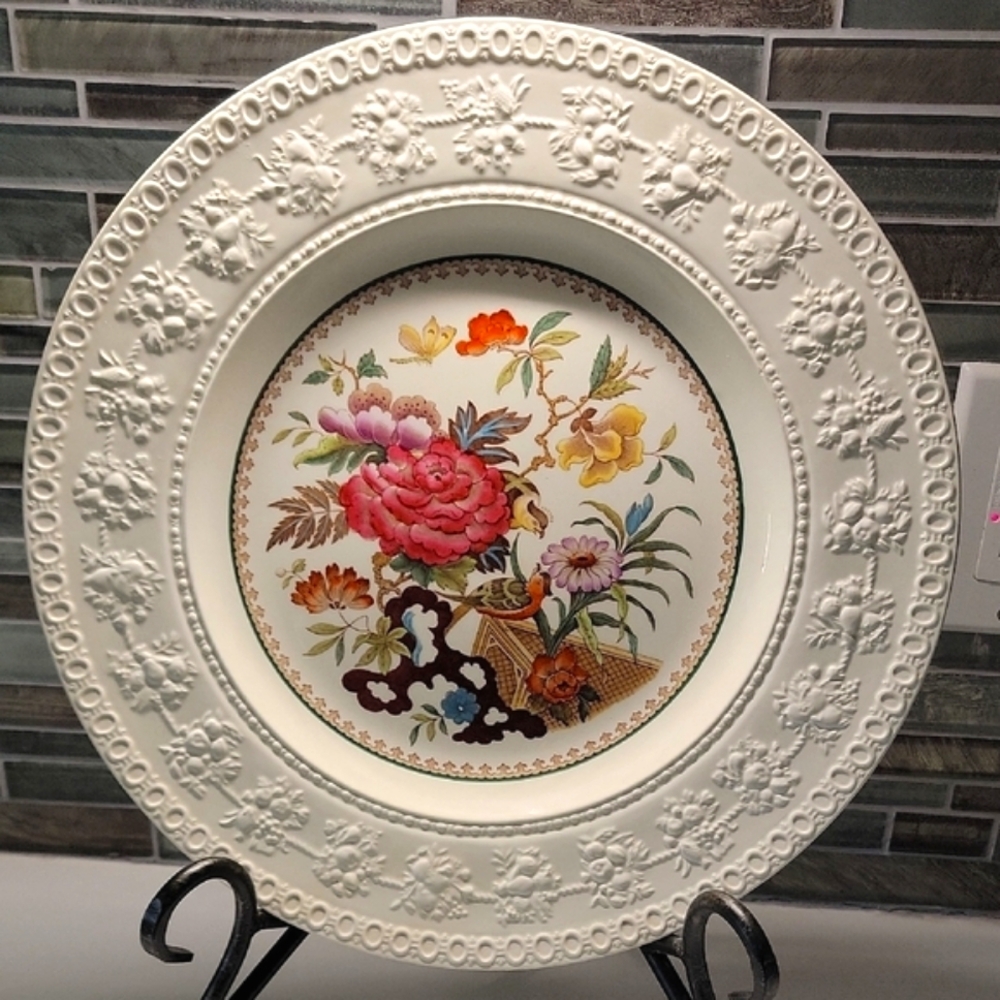 1960s Wedgwood Chop Plate Platter Bullfinch Wellesely Embossed